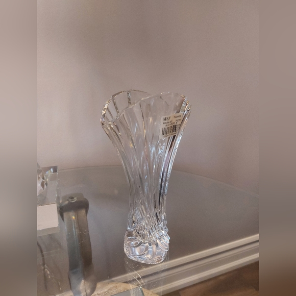 Vintage Mikasa Crystal vase - Picture 4 of 14